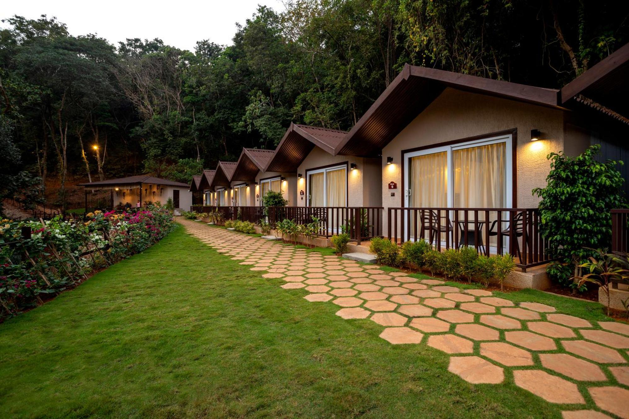 Stone Wood Premier Gokarna Hotel Gokarna  Kültér fotó