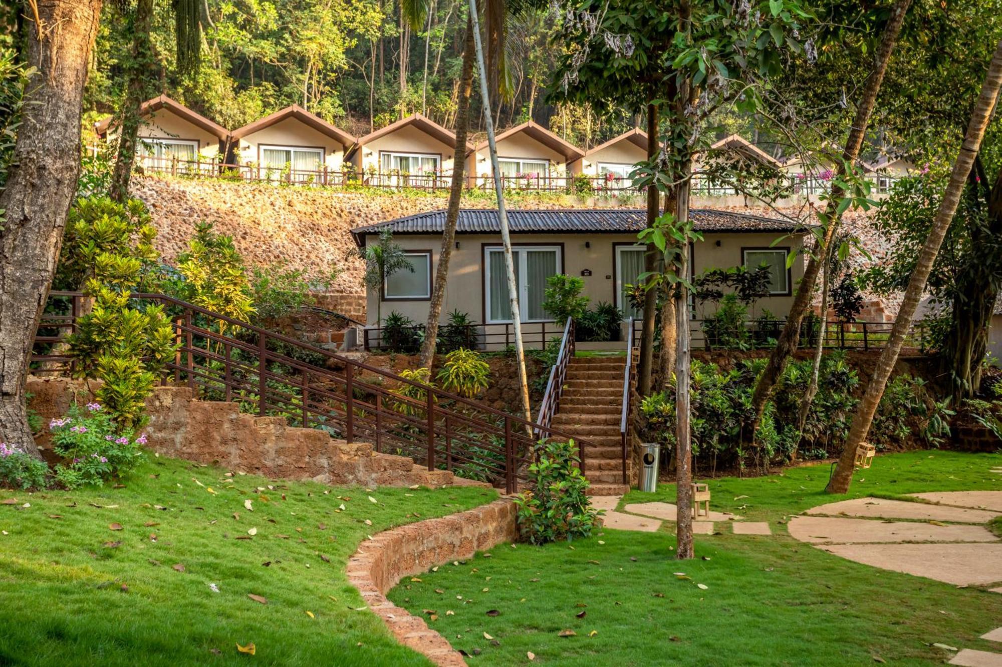 Stone Wood Premier Gokarna Hotel Gokarna  Kültér fotó