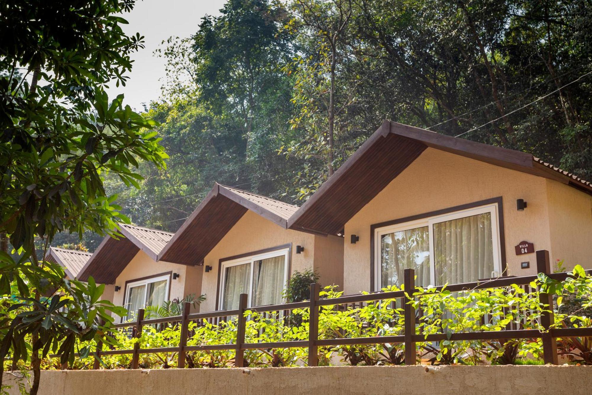 Stone Wood Premier Gokarna Hotel Gokarna  Kültér fotó
