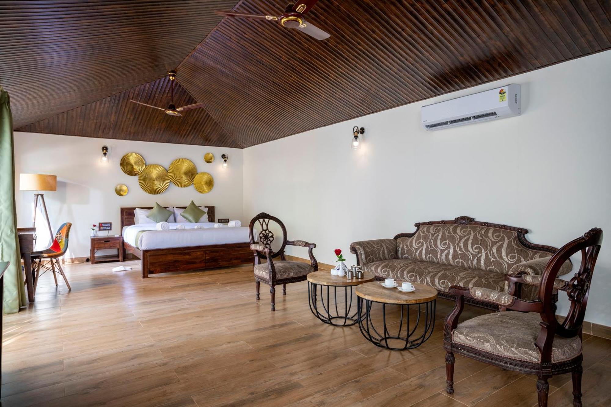 Stone Wood Premier Gokarna Hotel Gokarna  Kültér fotó