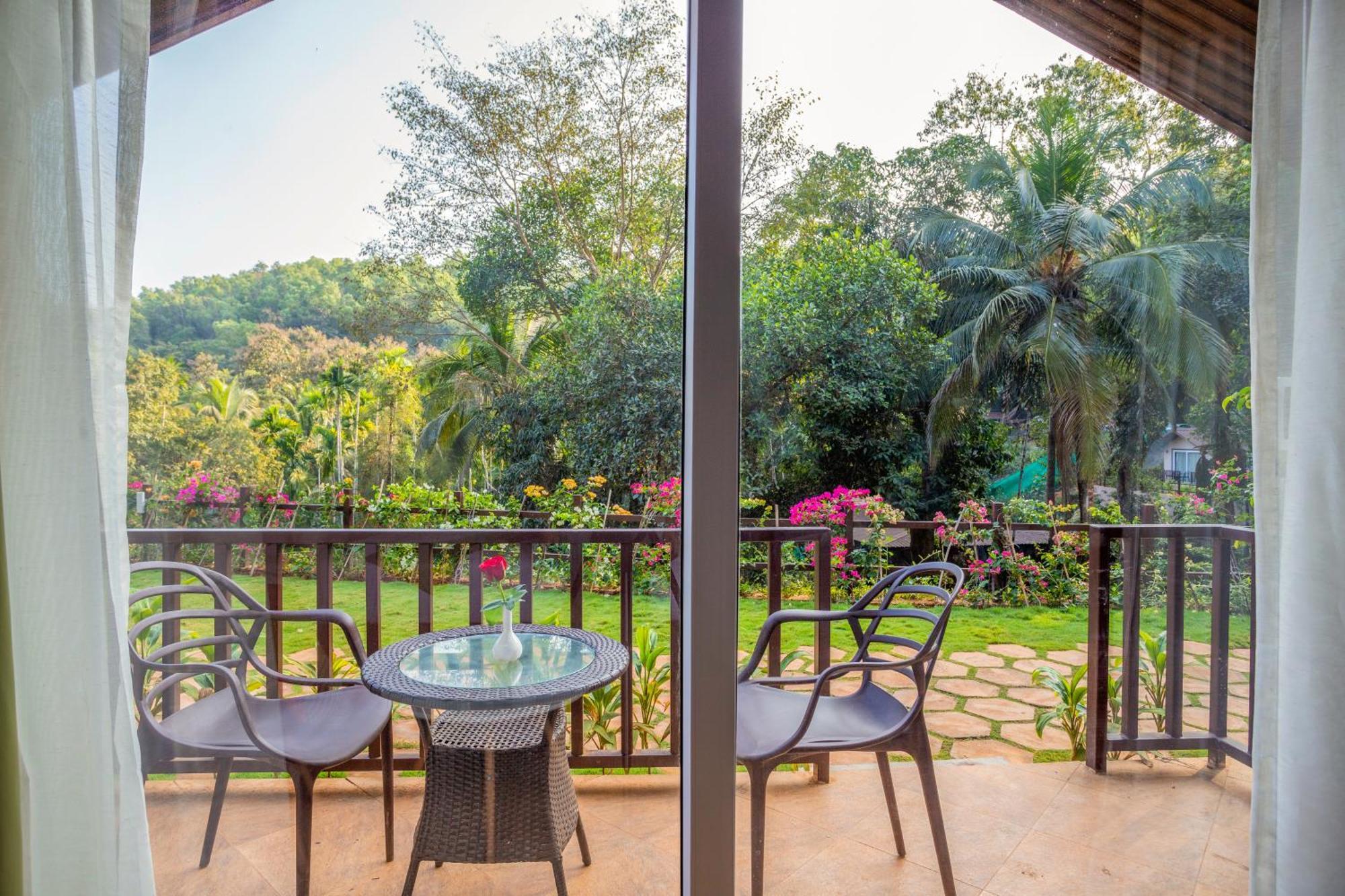 Stone Wood Premier Gokarna Hotel Gokarna  Kültér fotó
