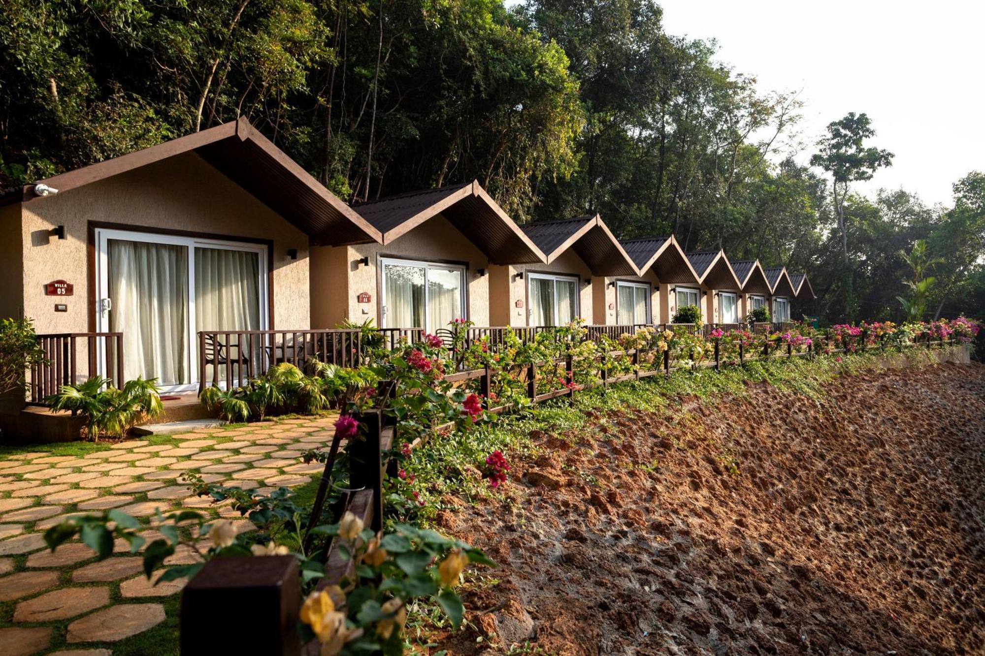 Stone Wood Premier Gokarna Hotel Gokarna  Kültér fotó