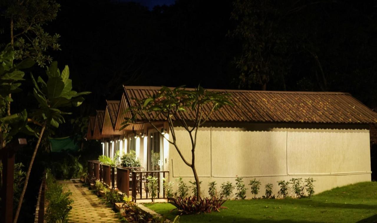 Stone Wood Premier Gokarna Hotel Gokarna  Kültér fotó
