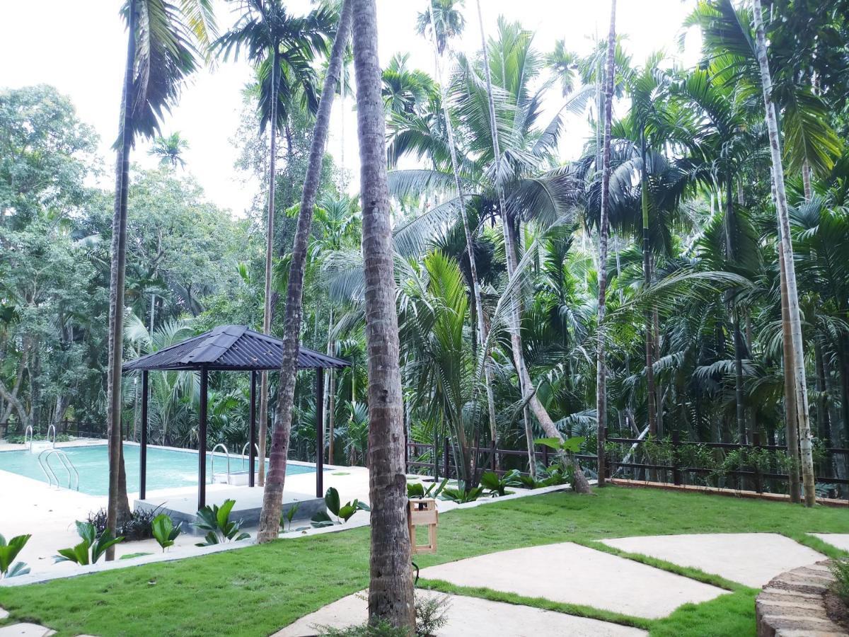 Stone Wood Premier Gokarna Hotel Gokarna  Kültér fotó