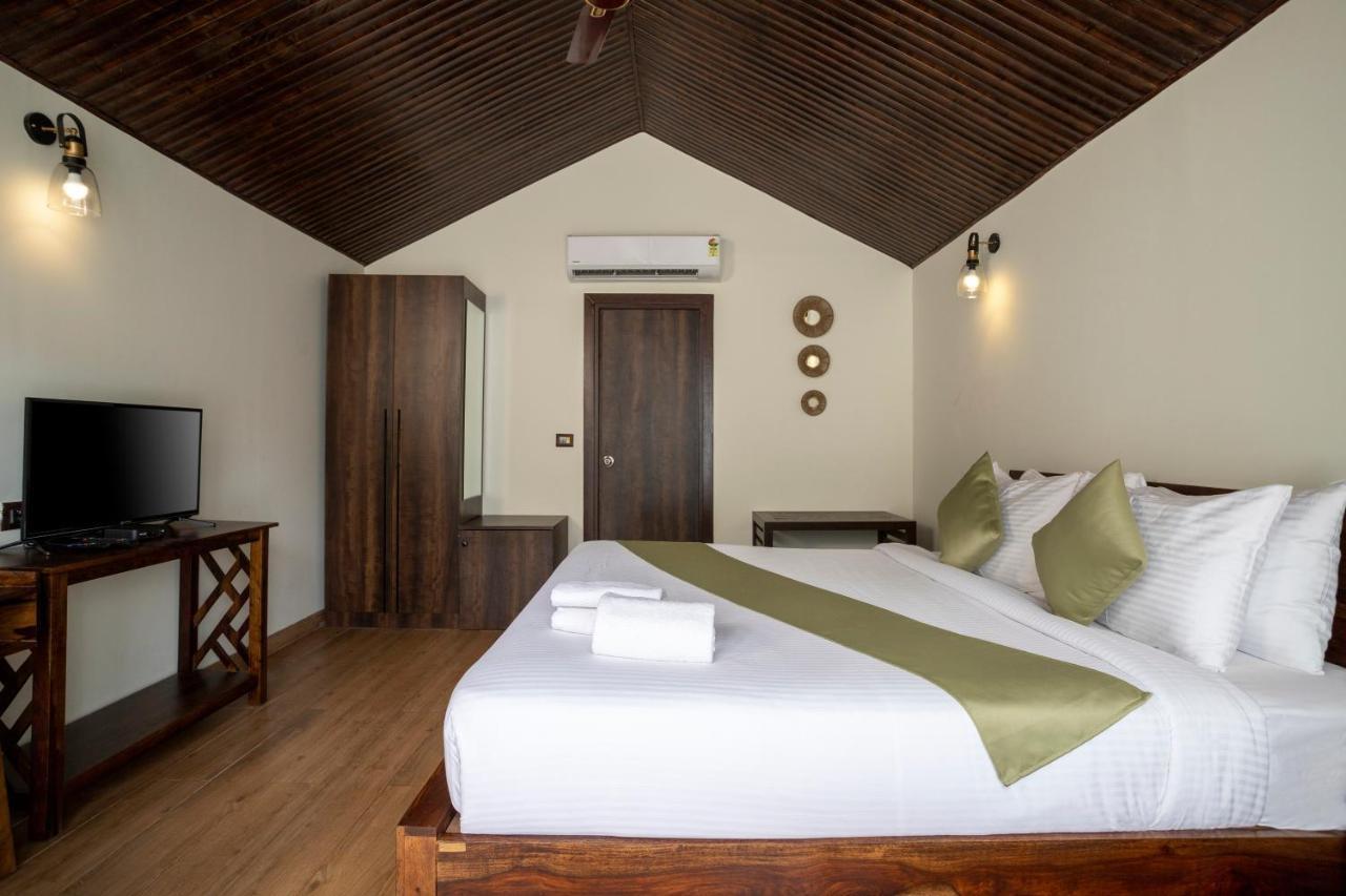 Stone Wood Premier Gokarna Hotel Gokarna  Kültér fotó